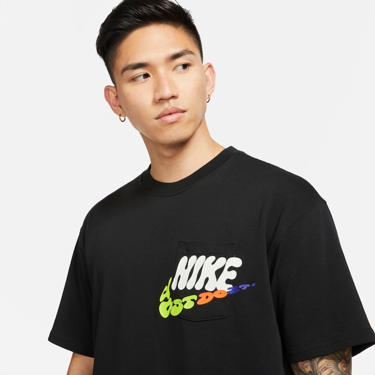Camiseta Nike Sportswear Masculina - Foto 3