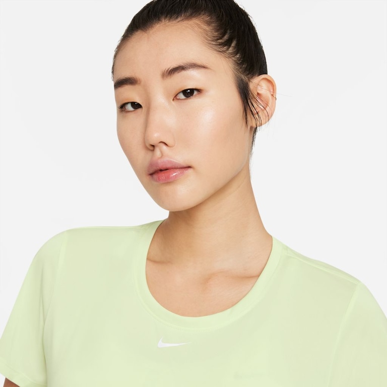 Plus Size - Camiseta Nike Dri-FIT One Feminina - Foto 3