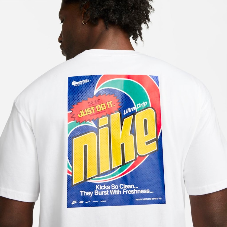Camiseta Nike Sportswear Masculina - Foto 4