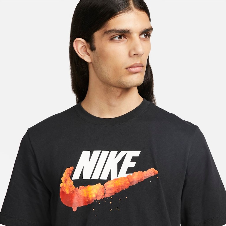 Camiseta Nike Sportswear Masculina - Foto 3
