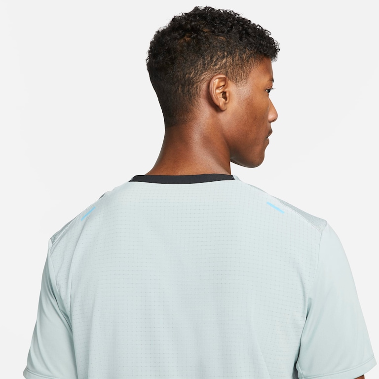Camiseta Nike Dri-FIT Rise 365 Masculina - Foto 4