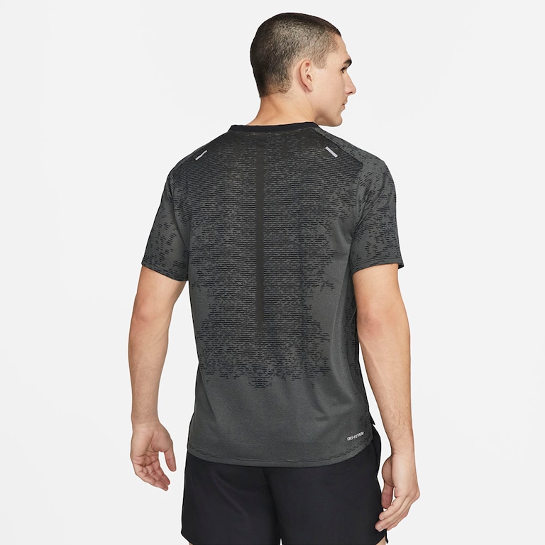 Camiseta Nike Dri-FIT ADV Run Masculina - Foto 2