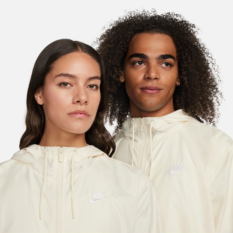 Jaqueta Nike Sportswear Essential Repel Feminina - Foto 3