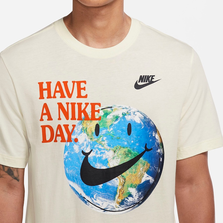Camiseta Nike Sportswear Masculina - Foto 3