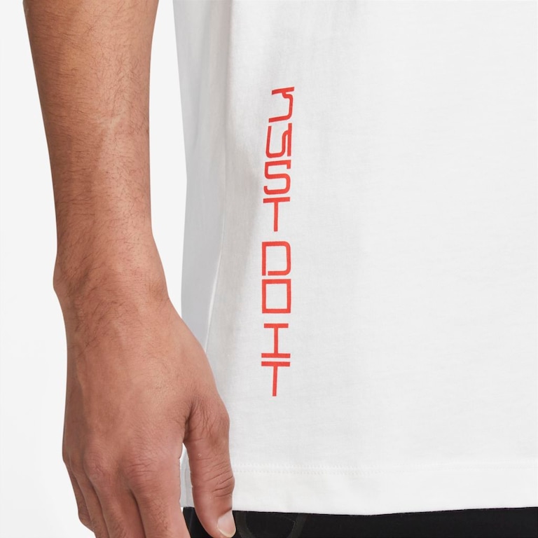 Camiseta Nike Sportswear Masculina - Foto 3