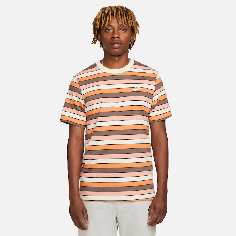 Camiseta Nike Sportswear Club Masculina - Foto 1