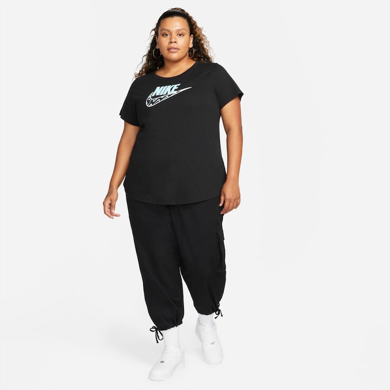 Plus Size - Camiseta Nike Sportswear Icon Clash Feminina - Foto 4