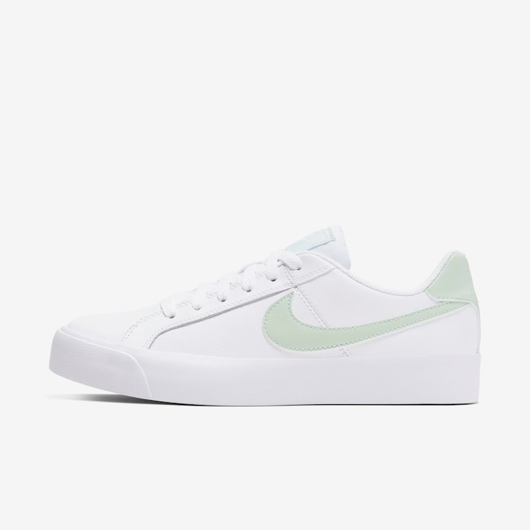 Tênis Nike Court Royale Feminino - Foto 1