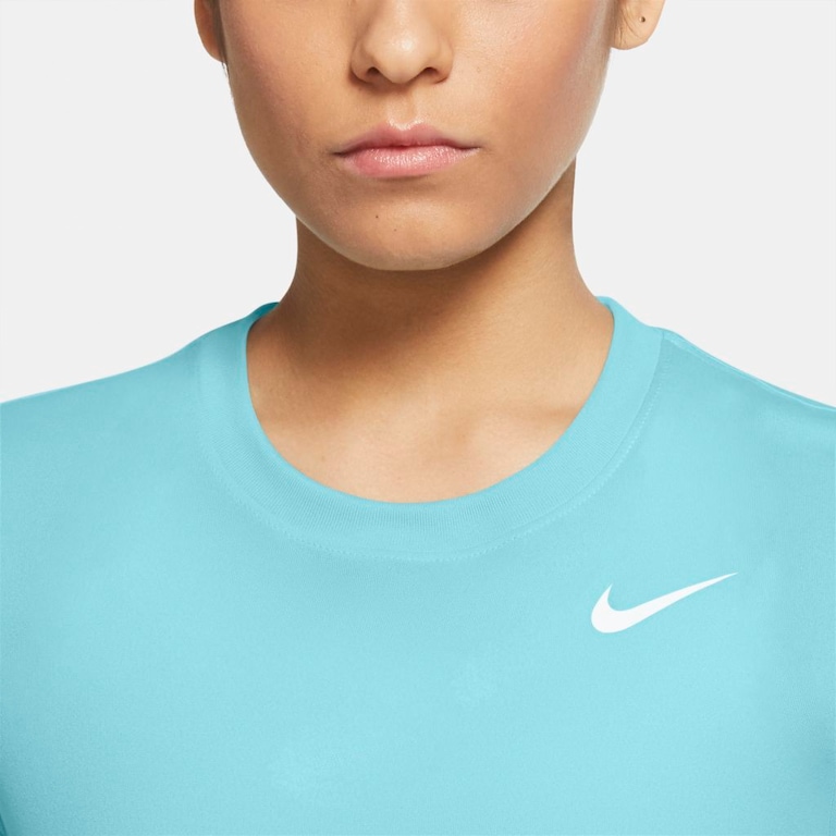Camiseta Nike Dri-FIT Legend Feminina - Foto 3