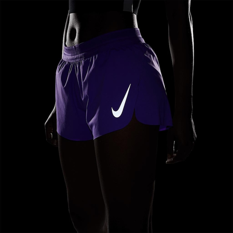 Shorts Nike AeroSwift Feminino - Foto 8