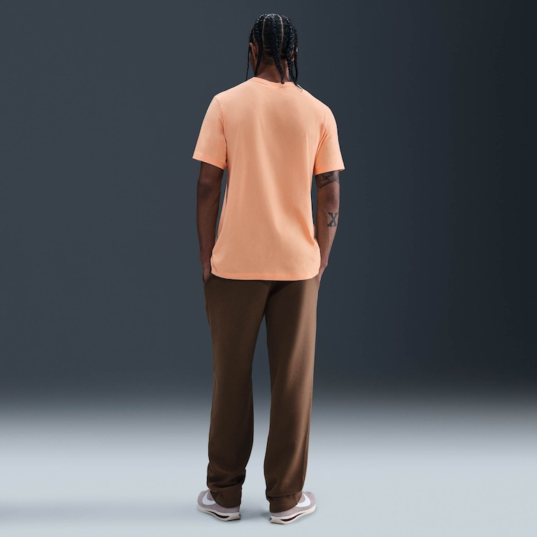 Camiseta Nike Sportswear Club Masculina - Foto 5