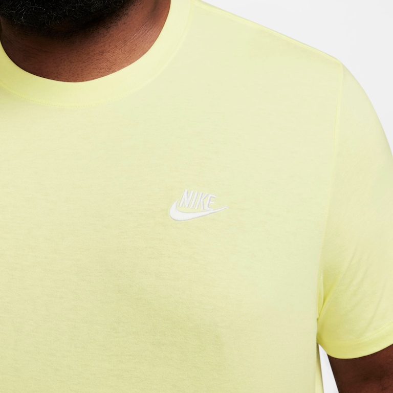 Camiseta Nike Sportswear Club Masculina - Foto 9