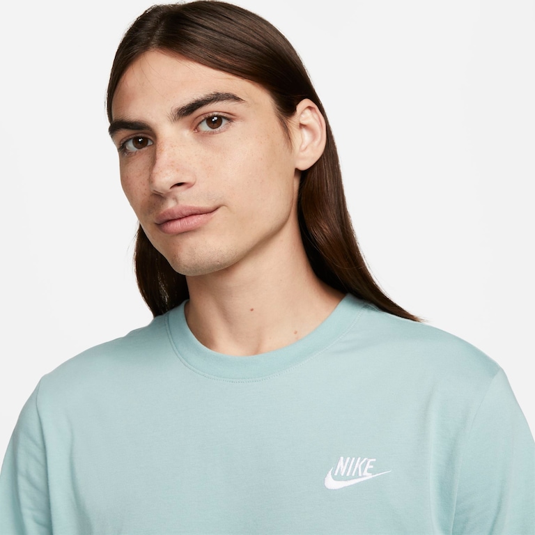 Camiseta Nike Sportswear Club Masculina - Foto 3