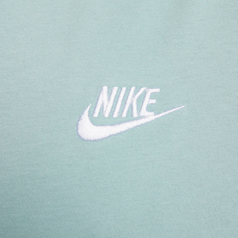 Camiseta Nike Sportswear Club Masculina - Foto 4