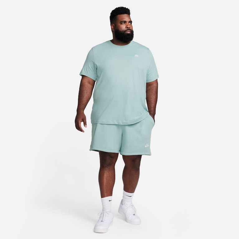 Camiseta Nike Sportswear Club Masculina - Foto 10