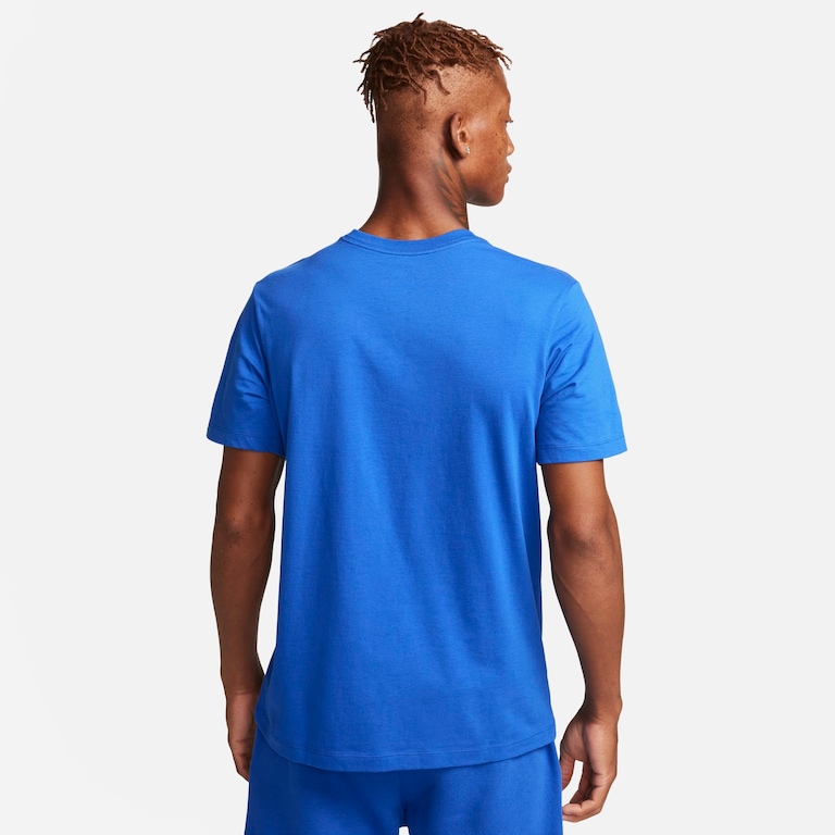 Camiseta Nike Sportswear Club Masculina - Foto 10
