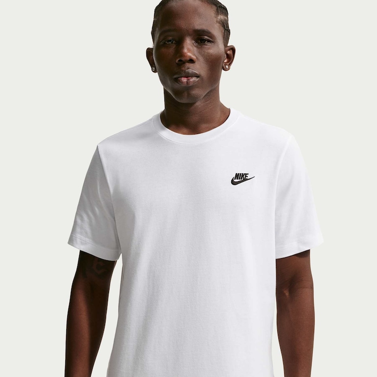 Camiseta Nike Sportswear Club Masculina - Foto 1