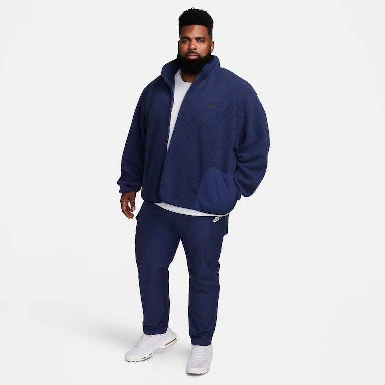 Camiseta Nike Sportswear Club Masculina - Foto 10