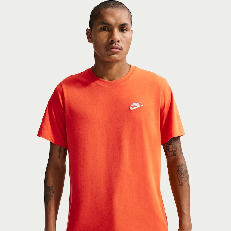 Camiseta Nike Sportswear Club Masculina - Foto 1