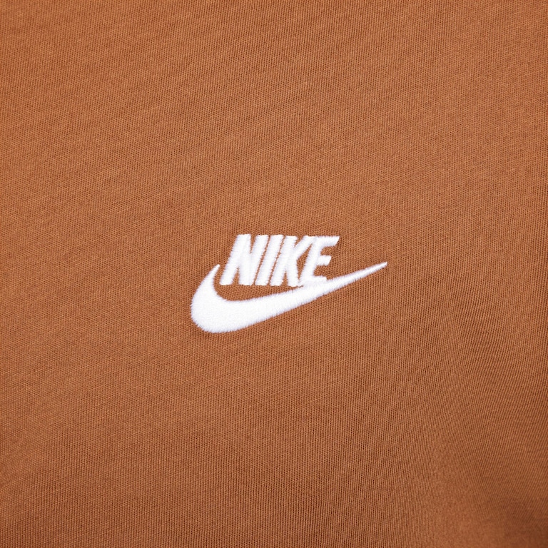 Camiseta Nike Sportswear Club Masculina - Foto 4