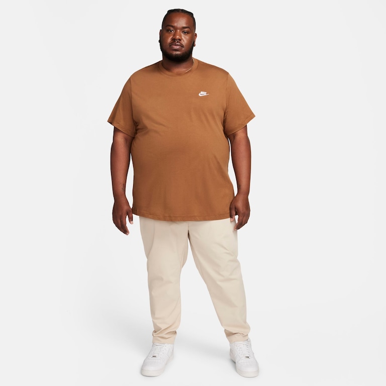 Camiseta Nike Sportswear Club Masculina - Foto 10