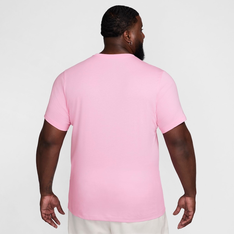 Camiseta Nike Sportswear Club Masculina - Foto 7