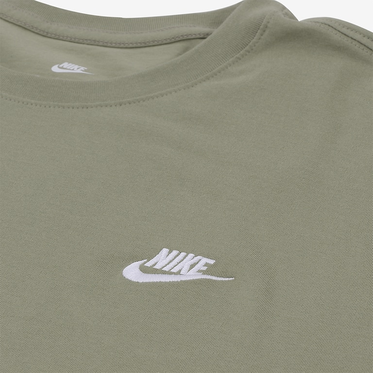 Camiseta Nike Sportswear Club Masculina - Foto 3