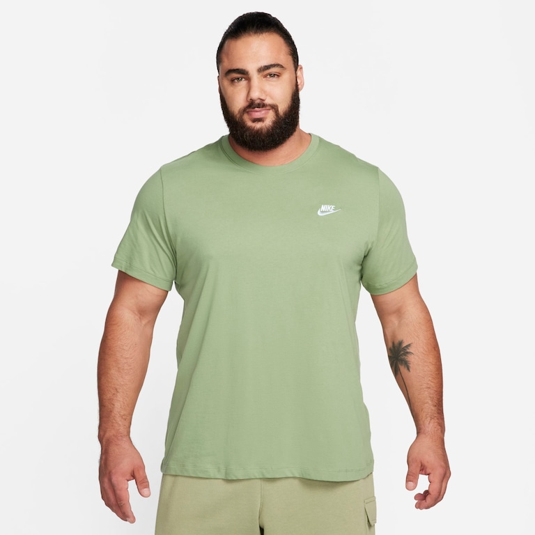 Camiseta Nike Sportswear Club Masculina - Foto 7