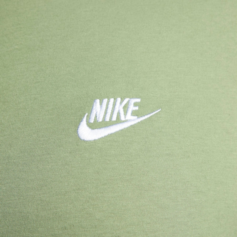 Camiseta Nike Sportswear Club Masculina - Foto 10