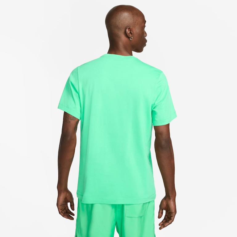 Camiseta Nike Sportswear Club Masculina - Foto 2