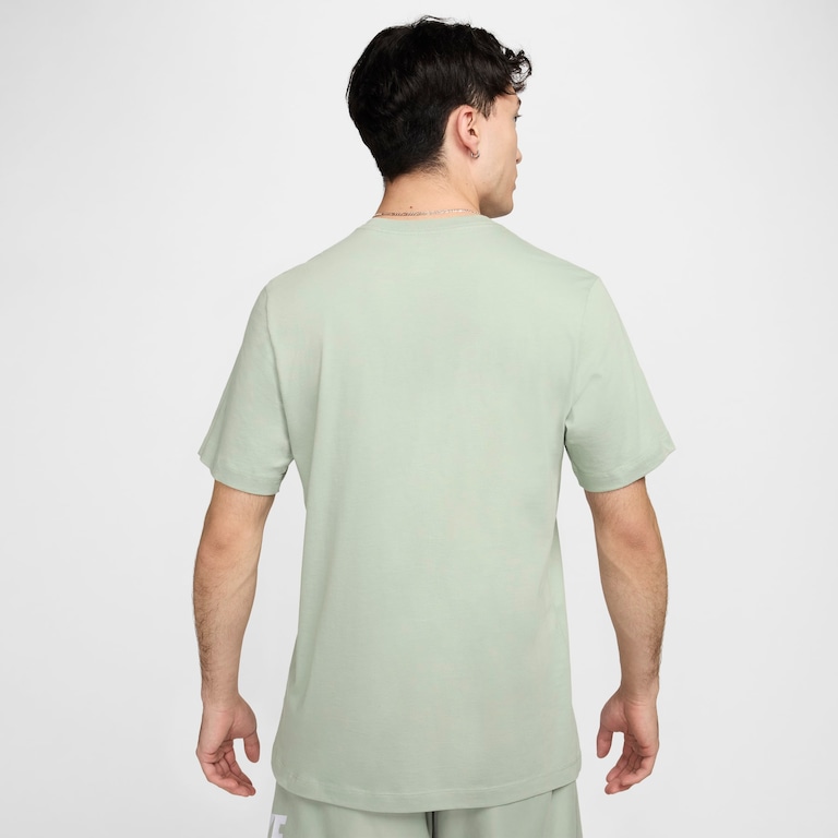 Camiseta Nike Sportswear Club Masculina - Foto 5