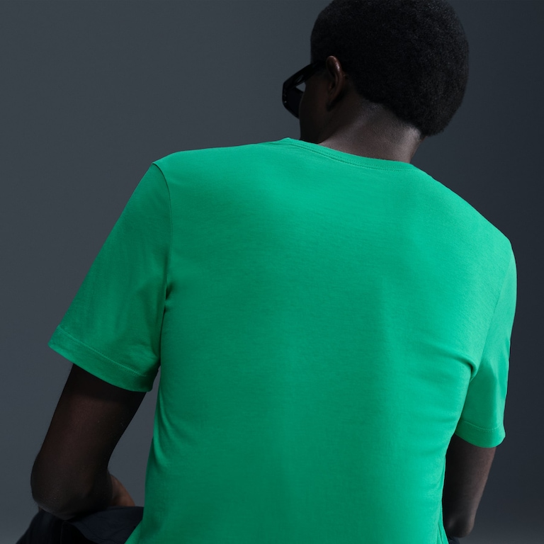 Camiseta Nike Sportswear Club Masculina - Foto 2