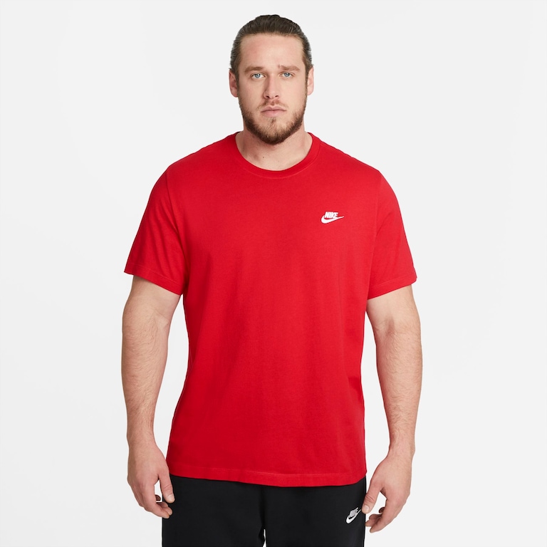 Camiseta Nike Sportswear Club Masculina - Foto 4