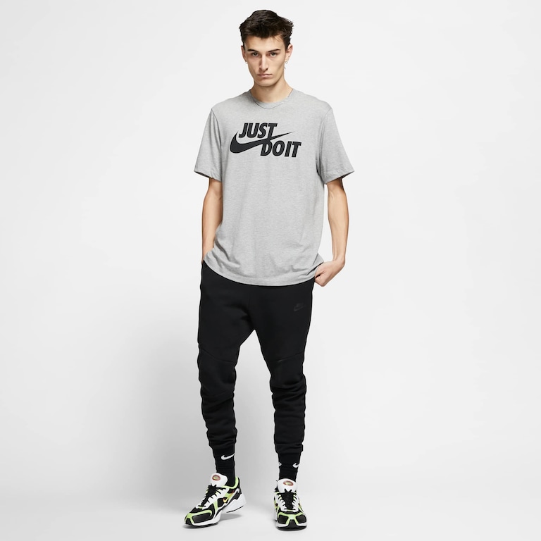 Camiseta Nike Sportswear JDI Masculina - Foto 4