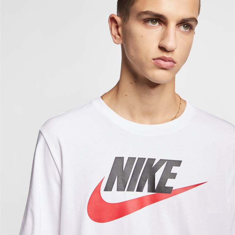 Camiseta Nike Sportswear Icon Futura Masculina - Foto 2