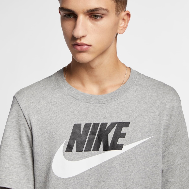 Camiseta Nike Sportswear Icon Futura Masculina - Foto 2