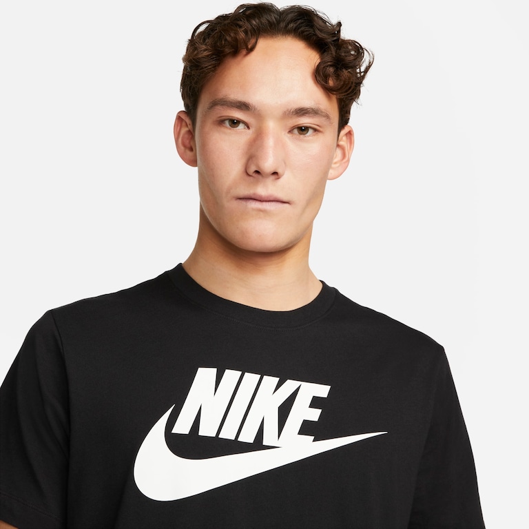 Camiseta Nike Sportswear Icon Futura Masculina - Foto 2