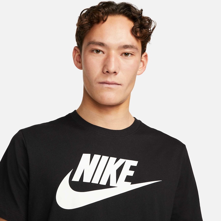 Camiseta Nike Sportswear Icon Futura Masculina - Foto 10