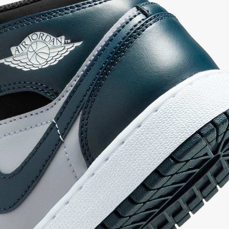 Tênis Jordan 1 Mid Infantil - Foto 8