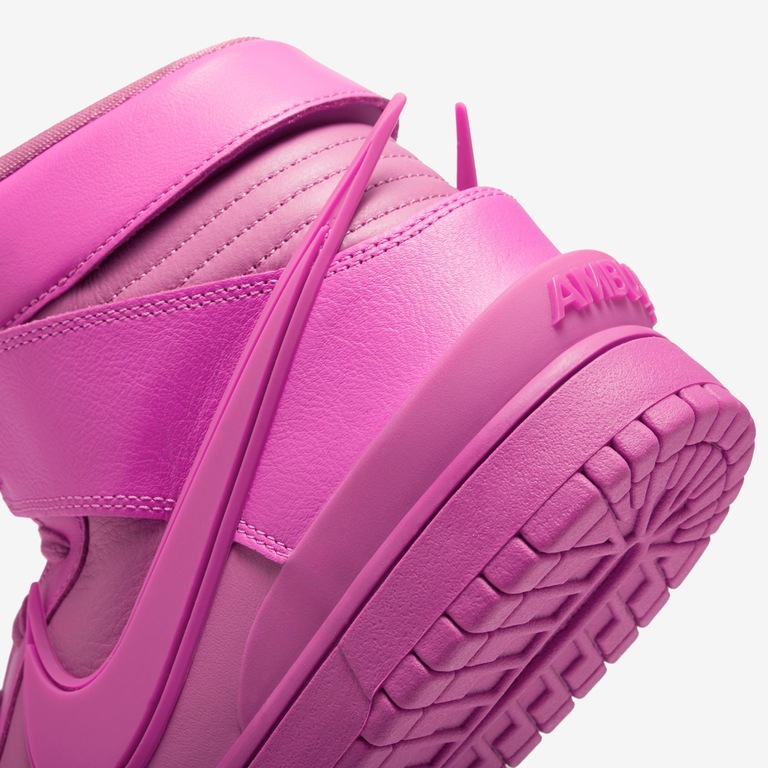 Dunk High x AMBUSH Cosmic Fuchsia - Nike