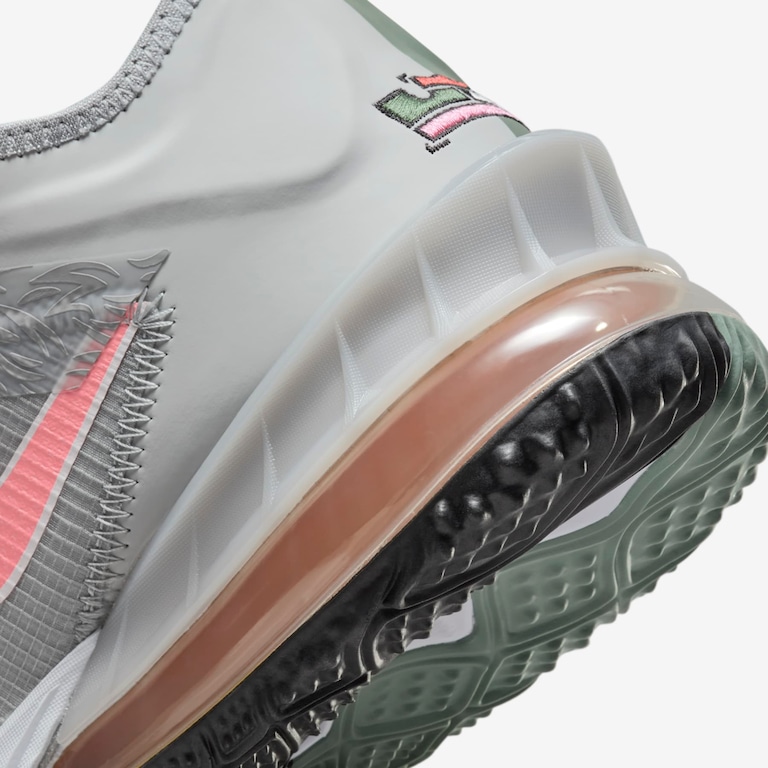 Tênis Nike LeBron 18 Low Masculino - Foto 8