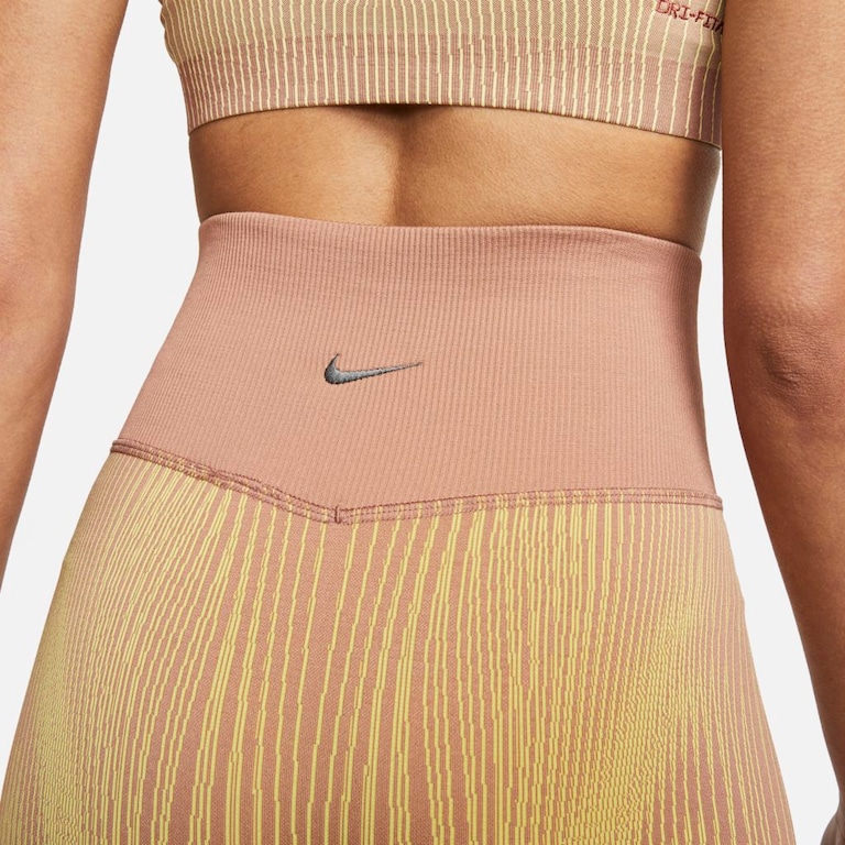 Shorts Nike Yoga Dri-FIT ADV Feminino - Foto 4