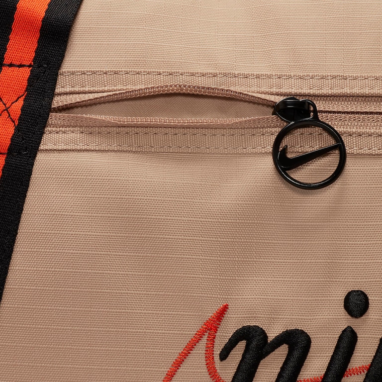 Bolsa Nike Gym Club Feminina - Foto 7