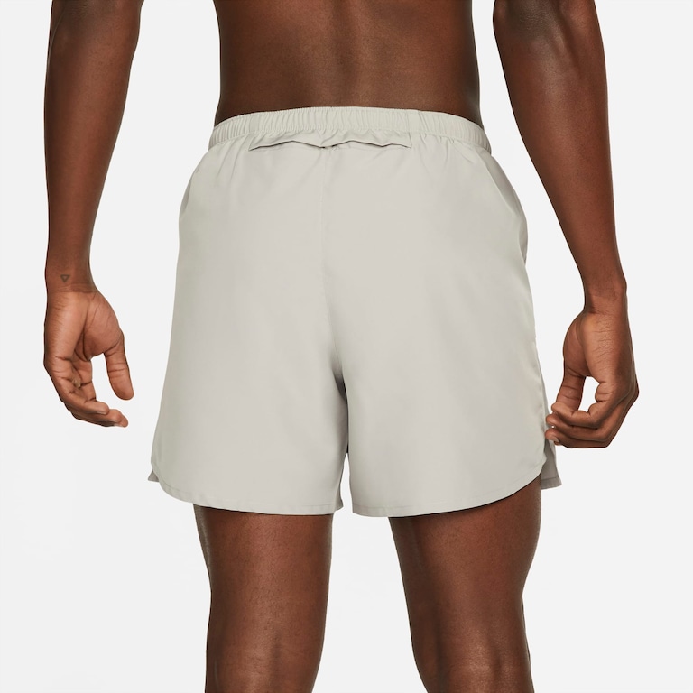 Shorts Nike Dri-FIT Run Division Challenger Masculino - Foto 3