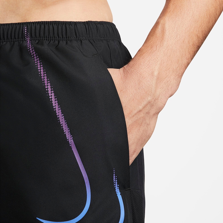 Shorts Nike Dri-FIT Run Division Challenger Masculino - Foto 4