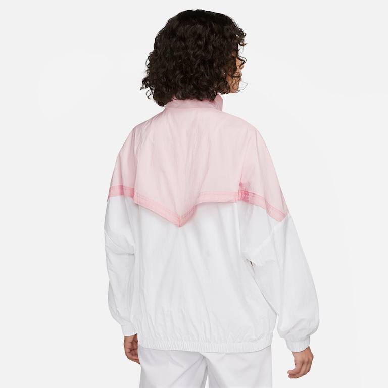 Jaqueta Nike Sportswear Essential Windrunner Feminina - Foto 2