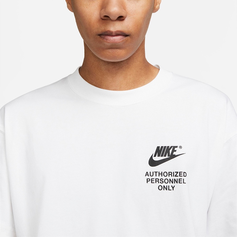 Camiseta Nike Sportswear Masculina - Foto 3