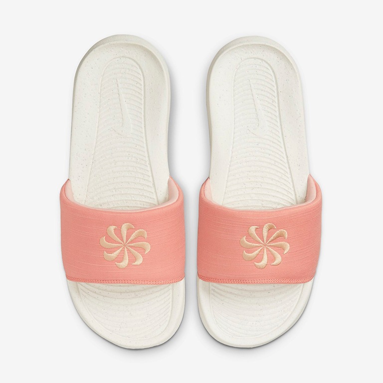 Chinelo Nike Victori One Next Nature Feminino - Foto 4