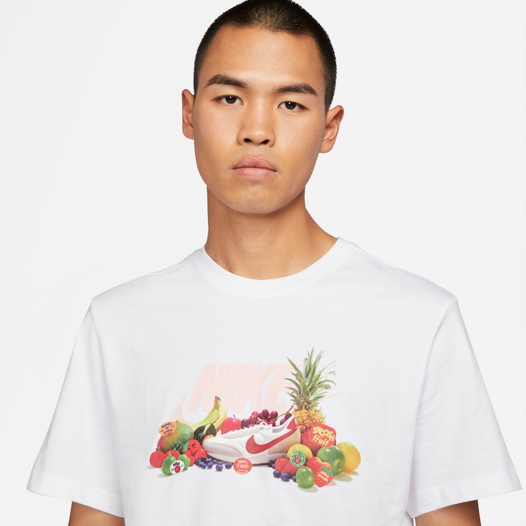 Camiseta Nike Sportswear Masculina - Foto 3