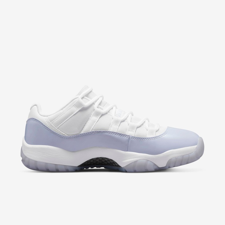Tênis Air Jordan 11 Low Feminino - Foto 3
